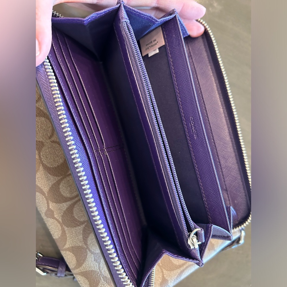 Coach cross body and matching wallet - Picture 4 of 6